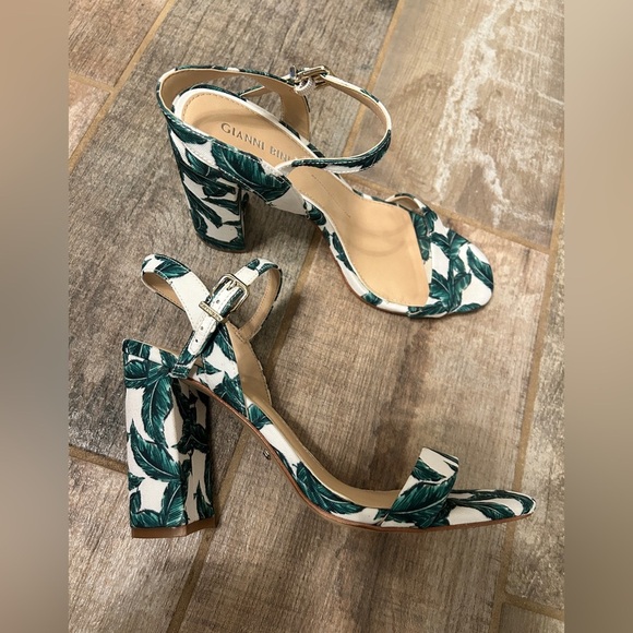 Gianni Bini palm leaf high Heel sandal 8.5 - Picture 7 of 7